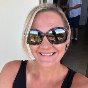 Meet your Posher, Liz